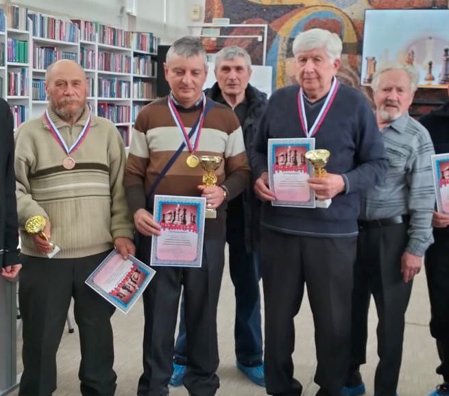 Педагог по шахматам Кибалко А.С.- призер (2 место) открытого турнира Петровского МО по шахматам.23 февраля 2025 г..